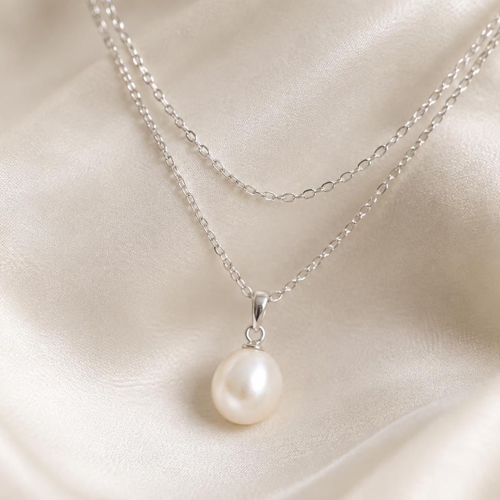 Noor Double Layer Pearl Drop detail