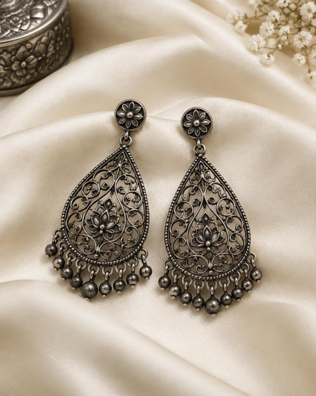 Rangoli Filigree Drops